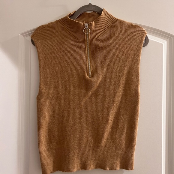Sincerly Jules Sweaters - NWT Sincerely Jules Brown Sleeveless Sweater with zip-up front